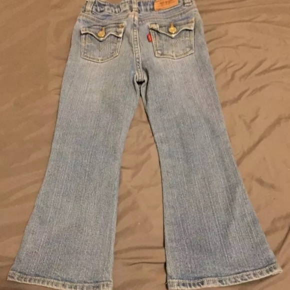 Girls size 4t Levi’s flare fit jeans w/ NWT tank - Picture 4 of 8